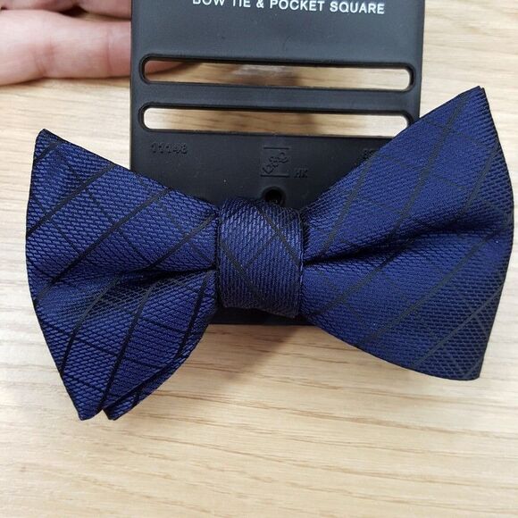 ALFANI Mens Bow Tie Blue Plaid Check Textured Adjustable Pre-Tied - Picture 2 of 4